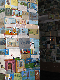 Retablos mostrados en una habitación detrás del altar en el "Templo de la Purísima Limpia" o "La Parroquia", México. Cortesía Magnus von Koeller.