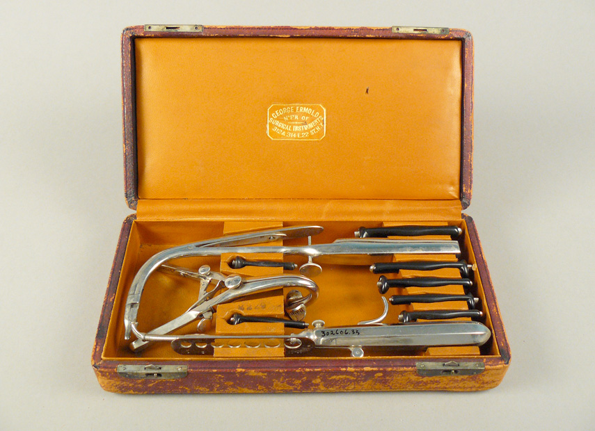 Photo of opened intubation kit.